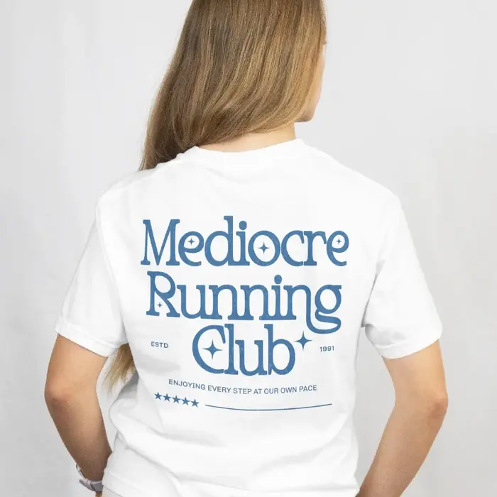 T-shirt Mediocre Running Club : T-shirt de sport graphique vintage