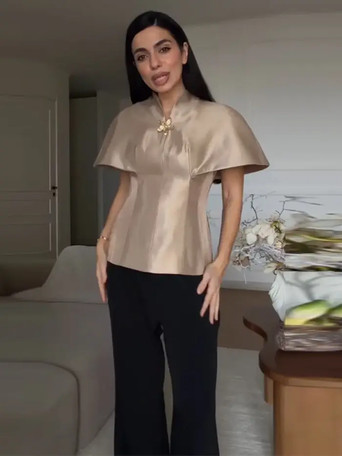 Hauts pour femmes, col en V