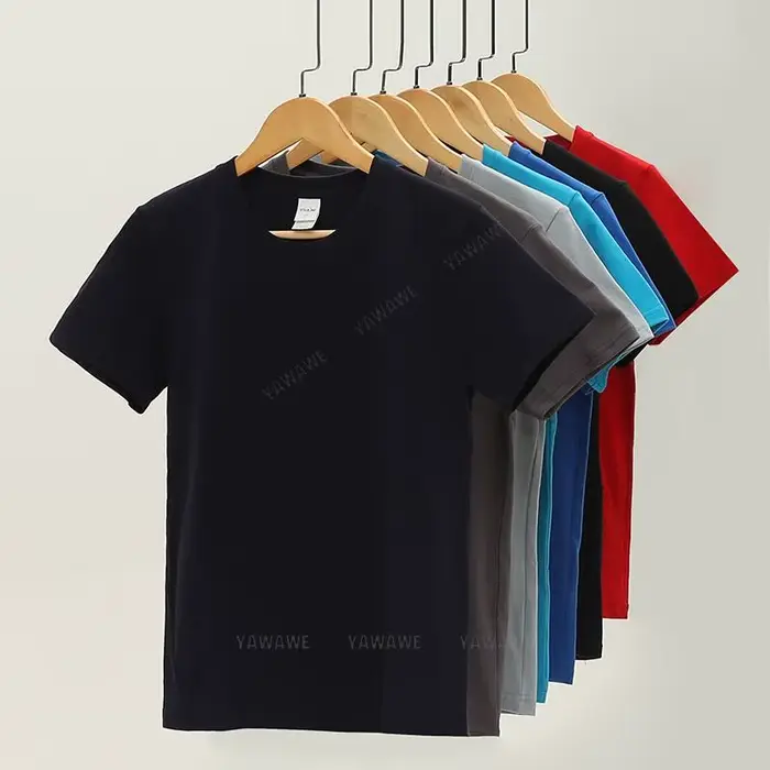 T-shirt noir à col rond pour hommes et garçons