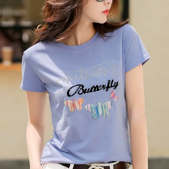 T-shirt manches courtes col rond, ample et brillant, en coton, avec lettres imprimées de papillons, 