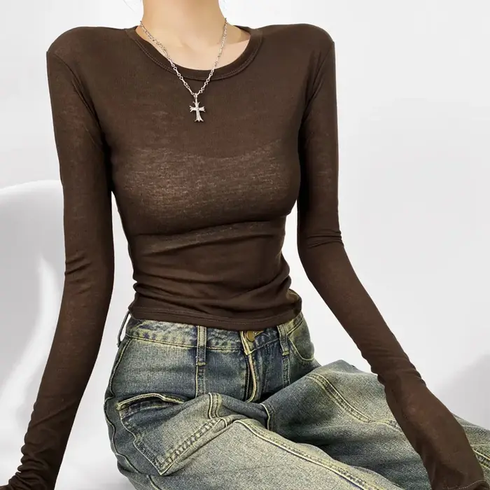 2025 début d'automne fille épicée col rond élastique coupe ajustée mince à manches longues t-shirt femmes cachemire text
