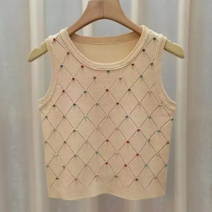 Débardeur tricoté en strass coloré