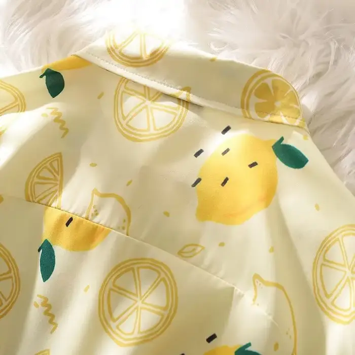 Plage demi manches chemise hommes été nouveau japonais rétro décontracté ample citron imprimé revers manteaux populaire polyvalent femmes mince hauts