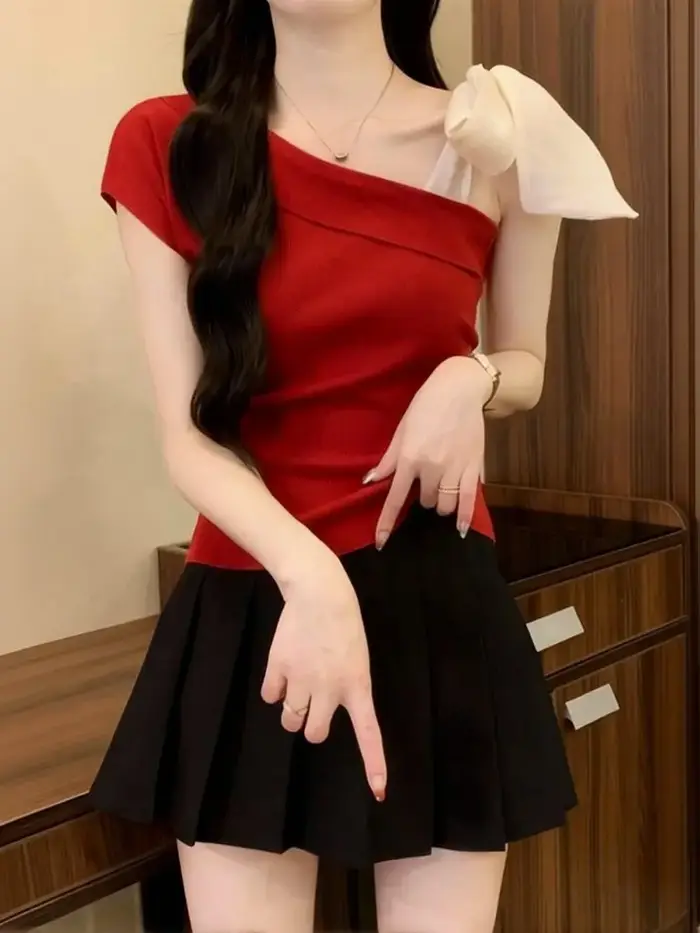 T-shirt élégant en tricot à nœud papillon pour femme