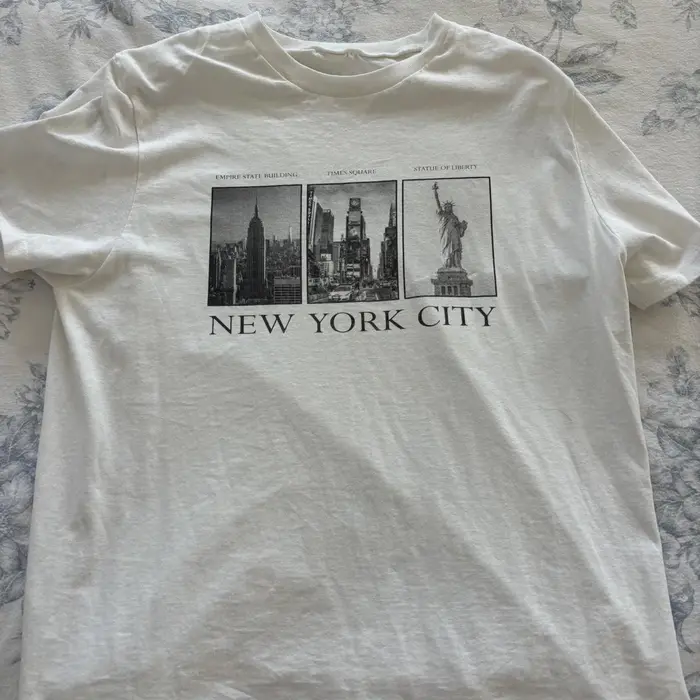 T-shirt court pour femme avec lettre de la ville de New York