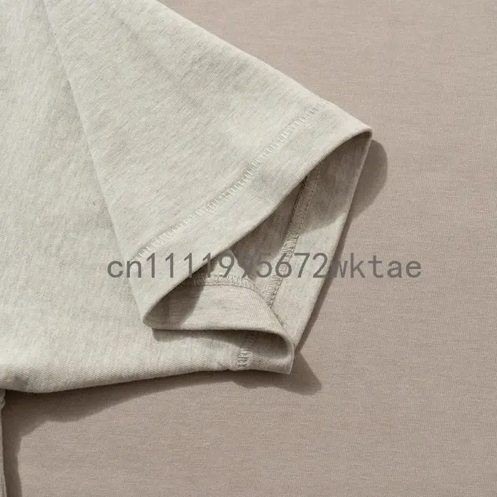 Ensemble de T-shirts Classiques 2SP de Haute Qualité pour Hommes – Design Luxe Texture Métallique Lettres Coton – T-shirt et Short Ample pour Couple