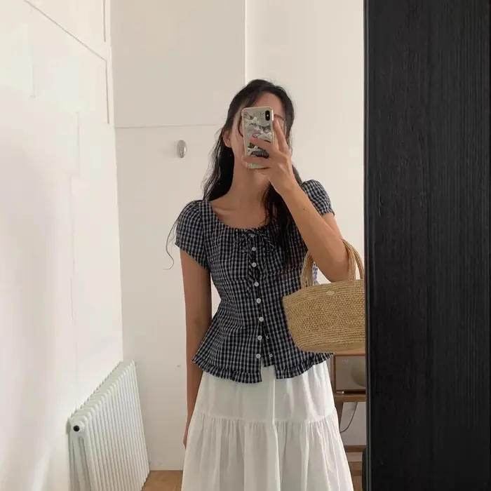 Chemise d'été chic coréenne avec bordure en dentelle