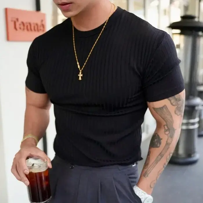 T-shirt de fitness pour hommes