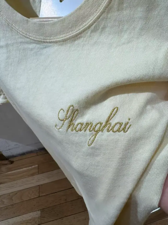 Lettre broderie jaune T-shirt femme été col rond manches courtes coton t-shirts décontracté doux Preppy Style mignon