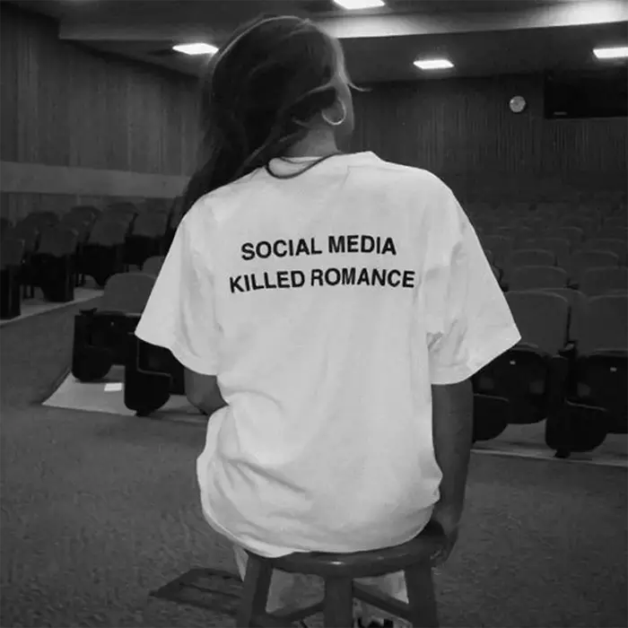 Médias sociaux tué Romance T-Shirt hommes esthétique saint valentin lettre impression