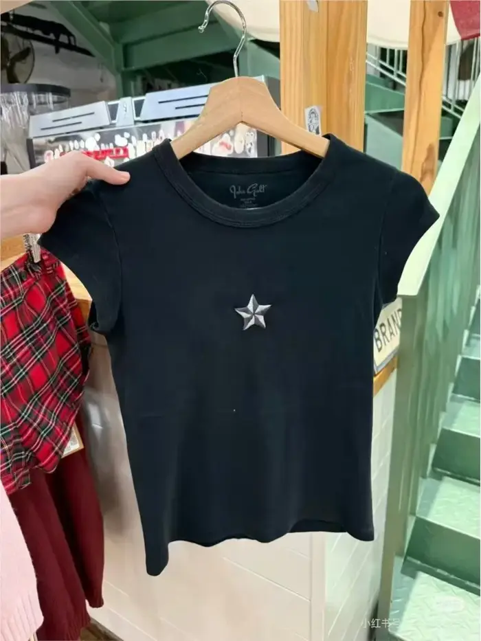 T-shirts brodés à motif aile arrière pour femme