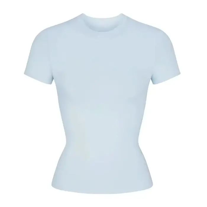 T-shirt Skims à manches courtes, extensible, ajusté et côtelé, en pur coton, avec un col rond et ser