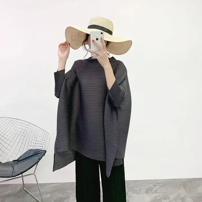 Miyake plissé dames hauts Streetwear automne 2025 hiver nouveau col montant manches chauve-souris Blouses pull ample coréen T-shirt