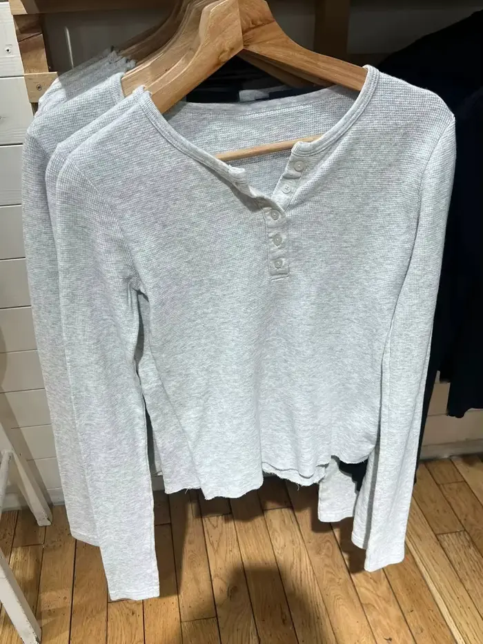Gris gaufre 7 boutons à manches longues T-shirts femmes automne coton boutons mince t-shirt hauts vê