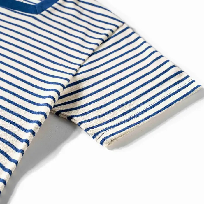 T-shirt rayé à col carré original