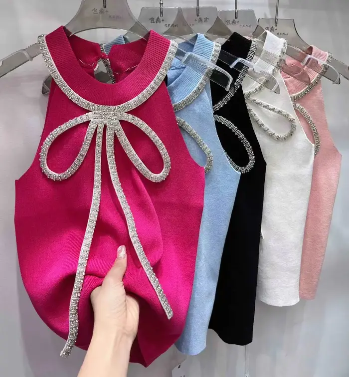 Top en maille sans manches à nœud papillon en diamants de luxe