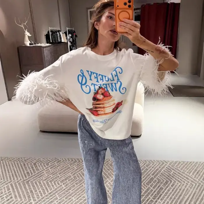 T-shirt imprimé patchwork plumes tendance pour femme
