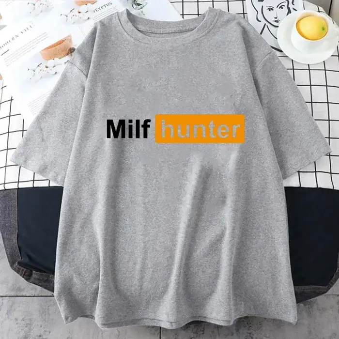 Chasseur de MILF | T-shirt humoristique pour hommes amoureux des femmes matures