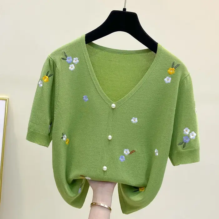 T-shirt femmes 2025 été col en v coton pull femmes broderie décontracté hauts fleur femmes vêtements