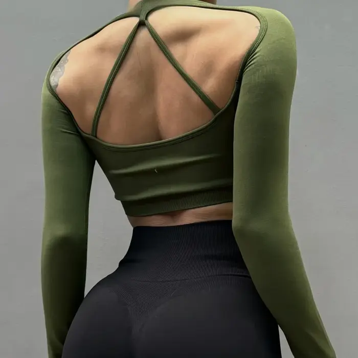 Haut court sans couture à manches longues pour femmes avec soutien-gorge rembourré fixe – Conception à dos croisé à séchage rapide pour le fitness et le yoga