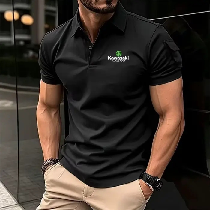 Polo uni noir pour homme, coupe ajustée style musculaire, avec poche latérale sur la manche, tissu r