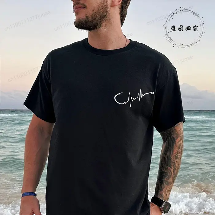 T-shirt graphique de pêche pour homme noir avec imprimé pêcheur devant et derrière – T-shirt d'été pour pêcheur – Hauts personnalisés pour homme