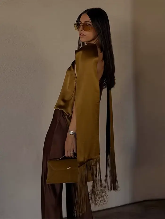 Chemisier élégant pour femme en satin à col licou