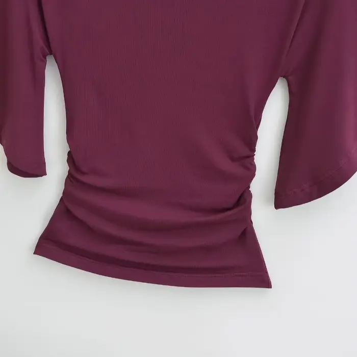 T-shirt asymétrique à une épaule coupe ajustée