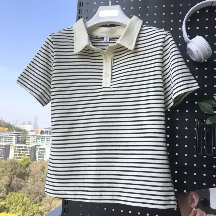 T-shirt à manches courtes et col Polo pour femmes
