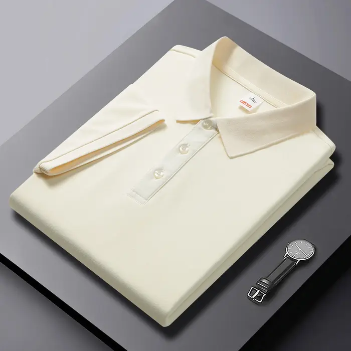 Pull polo léger uni pour homme, col à revers, manches courtes, design minimaliste, vêtement essentie