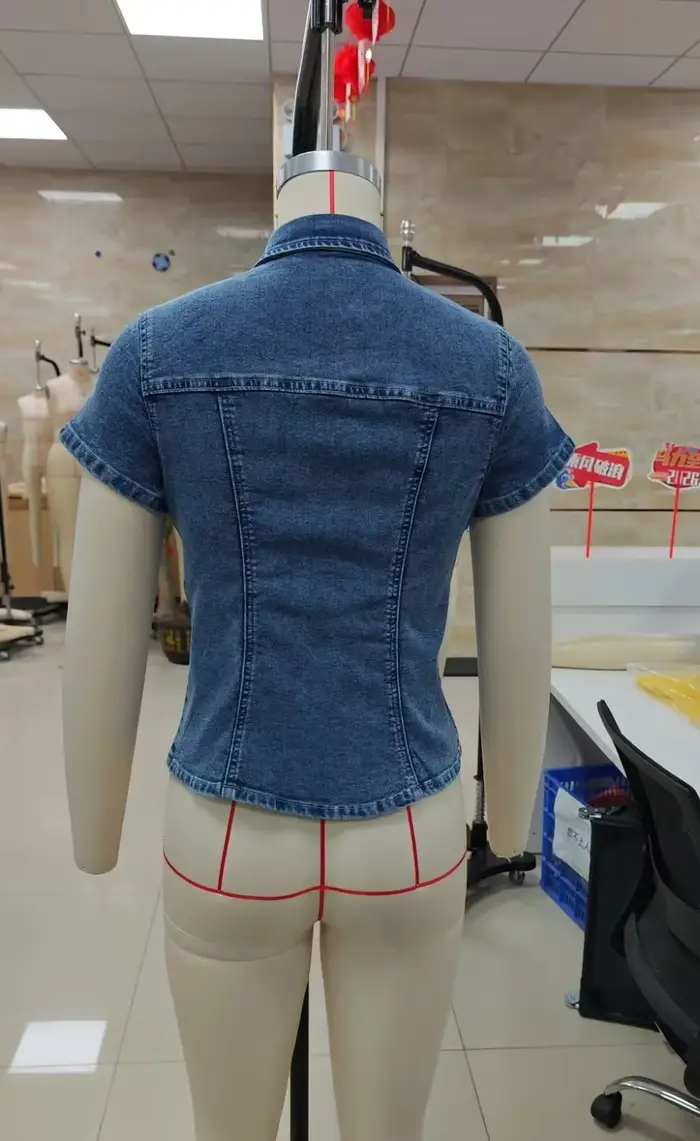 Chemise en jean slim pour femme