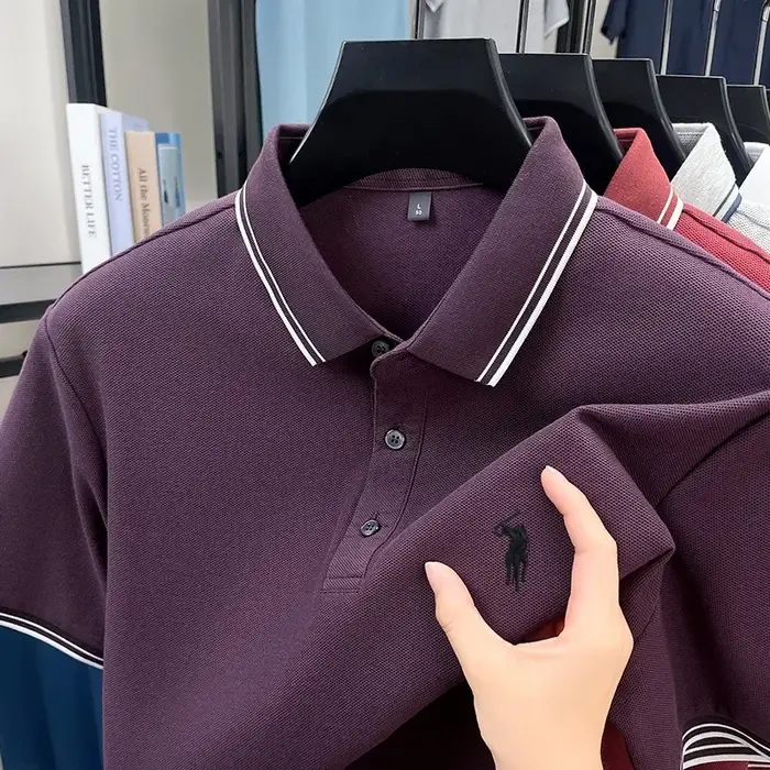 Polo brodé avec motif poney pour homme