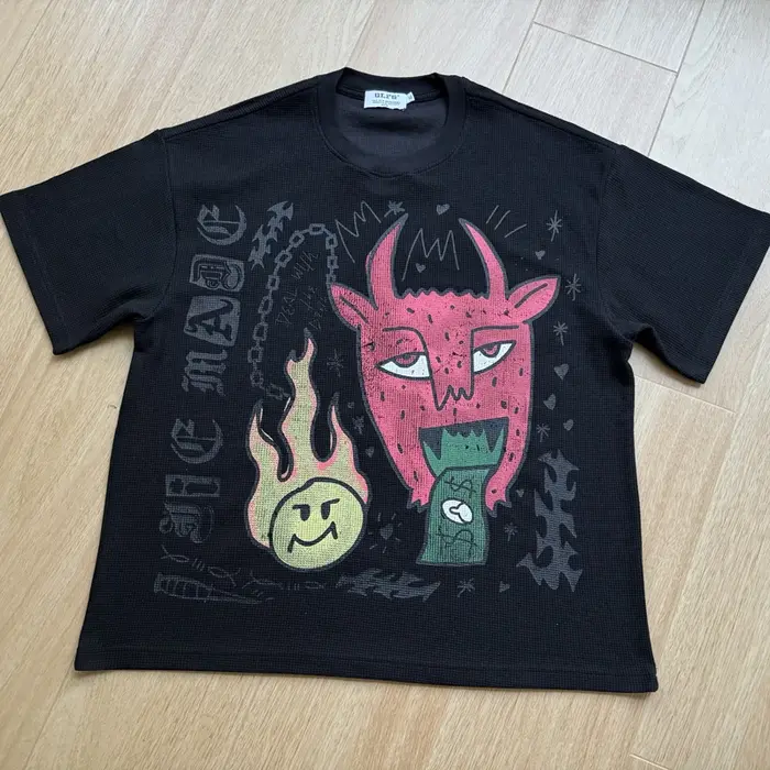 T-shirt décontracté à manches courtes imprimé dessin animé gaufré