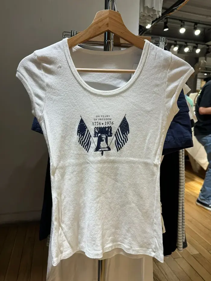 T-shirt manches courtes col rond femme, streetwear, estival et décontracté, en coton doux, avec peti