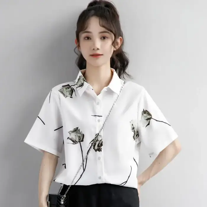 Polo blanc à manches courtes pour femmes