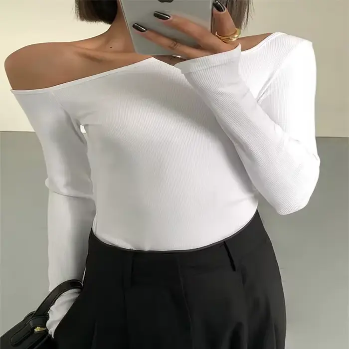 Mode col incliné épaules dénudées à manches longues T-shirts femmes printemps nouveau solide coupe ajustée haut court