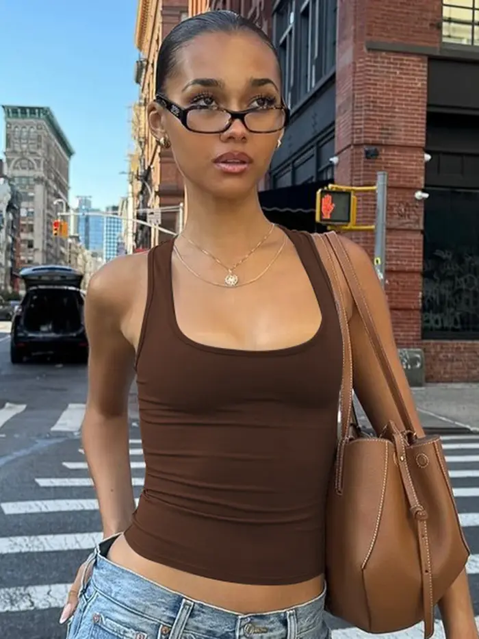 Hugcitar 2025 été bretelles solides Sexy mince culture débardeur femmes décontracté Y2K vêtements Streetwear fête Sport Festivak vente en gros