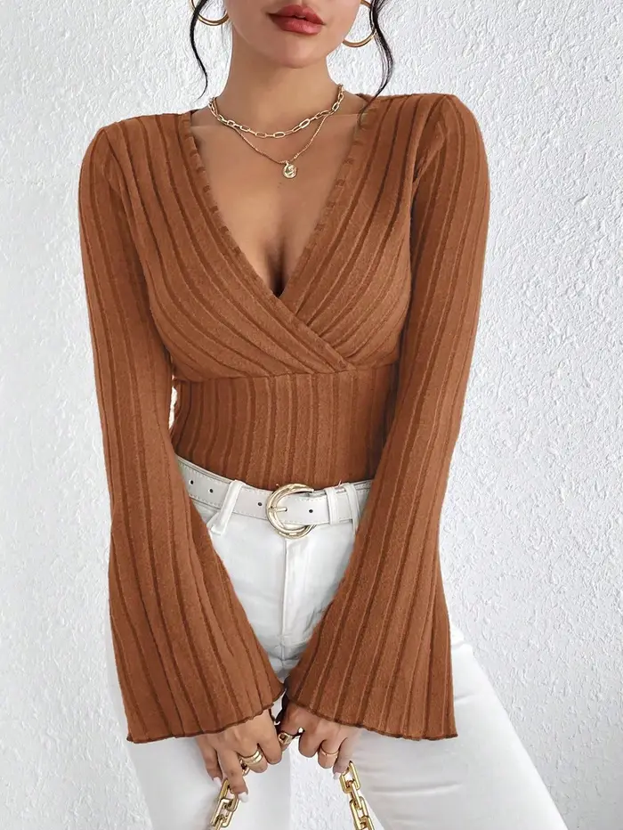 T-shirt rayé à manches longues et col en v pour femme