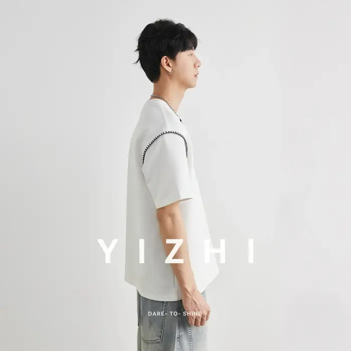T-shirt Homme Tendance à Manches Courtes avec Détails de Couture