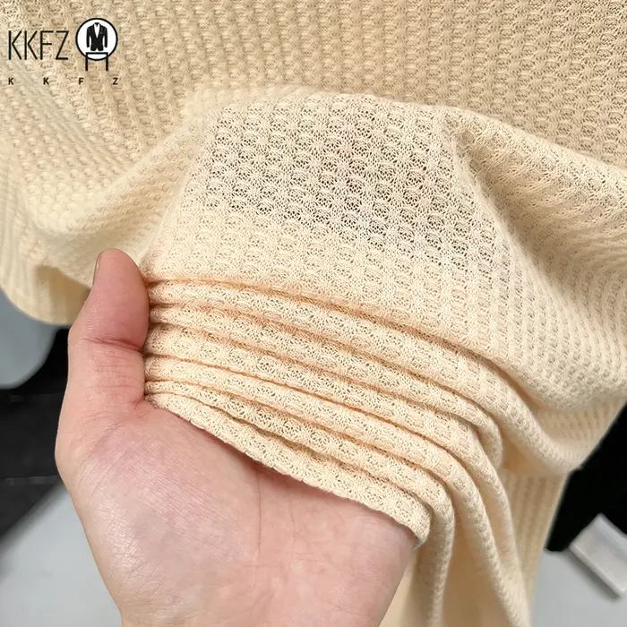 Polo en maille nid d'abeille minimaliste pour homme