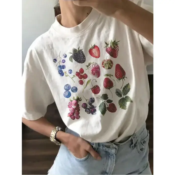 T-shirt motif fruits et baies esthétique américaine des années 90