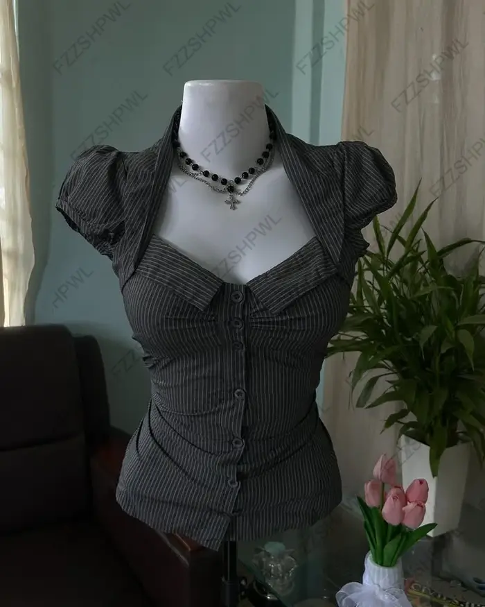 Minceur sexy et à la mode T-shirt haut avec col en v à la mode haute rue style gothique petit haut r
