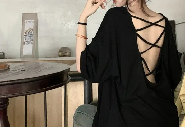 T-shirt dos nu à manches longues pour femme