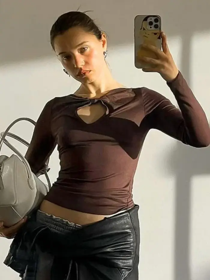 T-shirt évidé à manches longues pour femmes