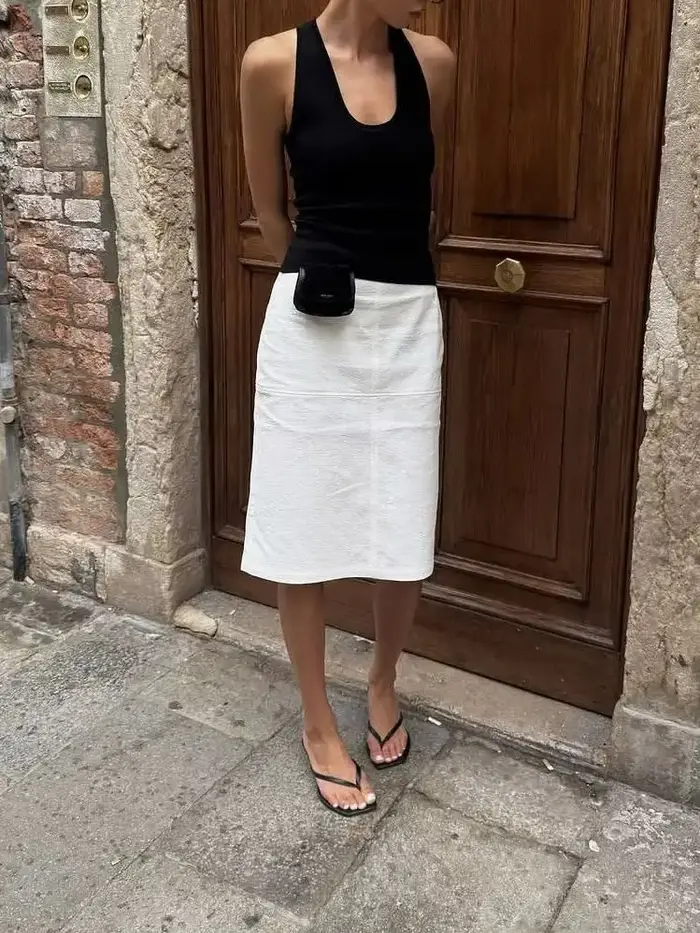 Débardeurs Femme Noirs ou Blancs Été 2026 – Gilet Tricoté Décontracté Slim à Col Halter et Encolure en U Sans Manches