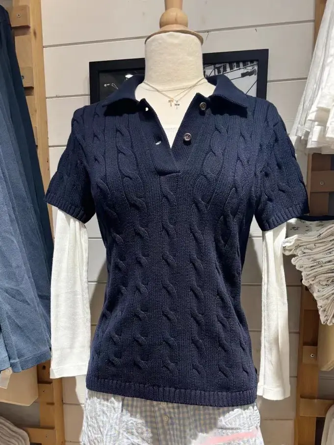 T-shirt à manches courtes et col rabattu pour femme