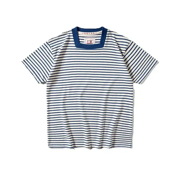 T-shirt rayé à col carré original