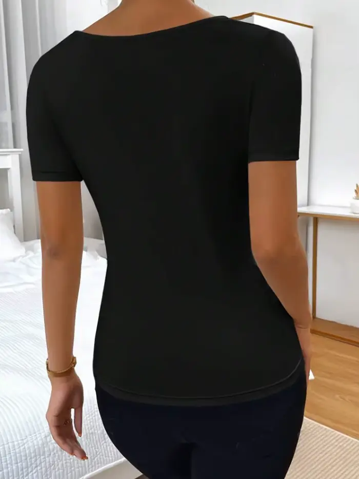 T-shirt pour femme à col asymétrique