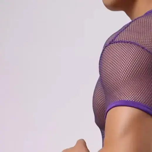T-shirt pour hommes à col en V
