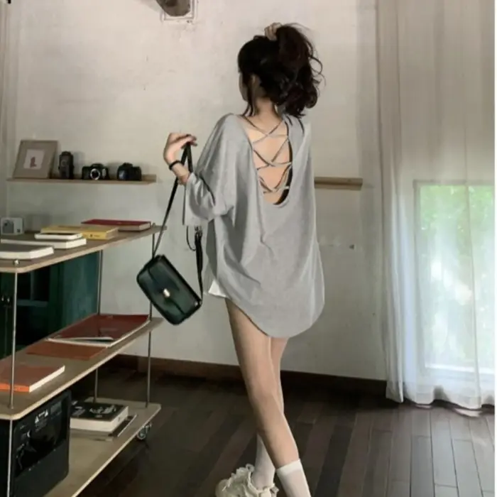 T-shirt dos nu à manches longues pour femme